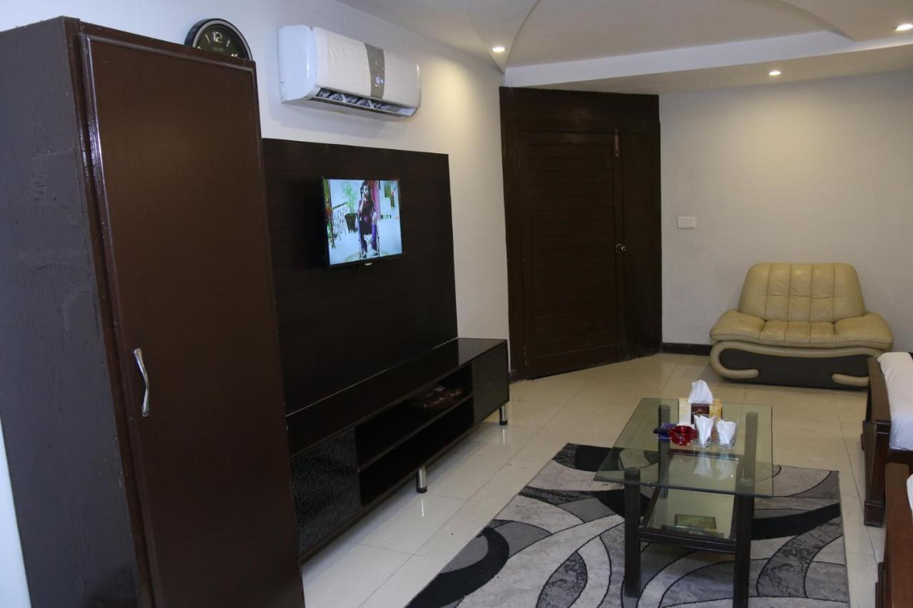 Gulberg Continental Hotel Lahore Buitenkant foto