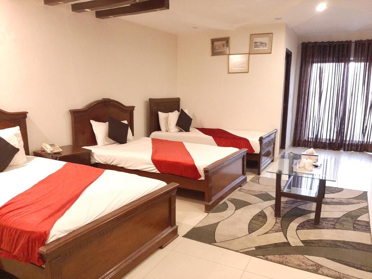 Gulberg Continental Hotel Lahore Buitenkant foto