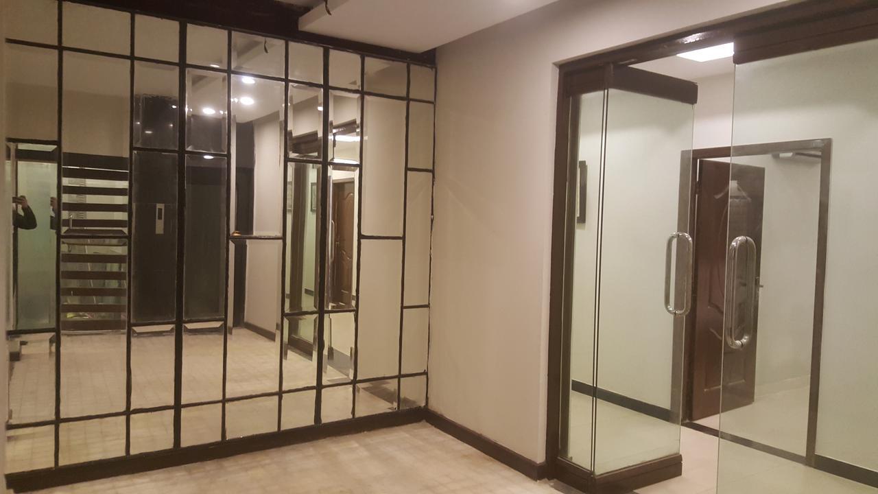 Gulberg Continental Hotel Lahore Buitenkant foto