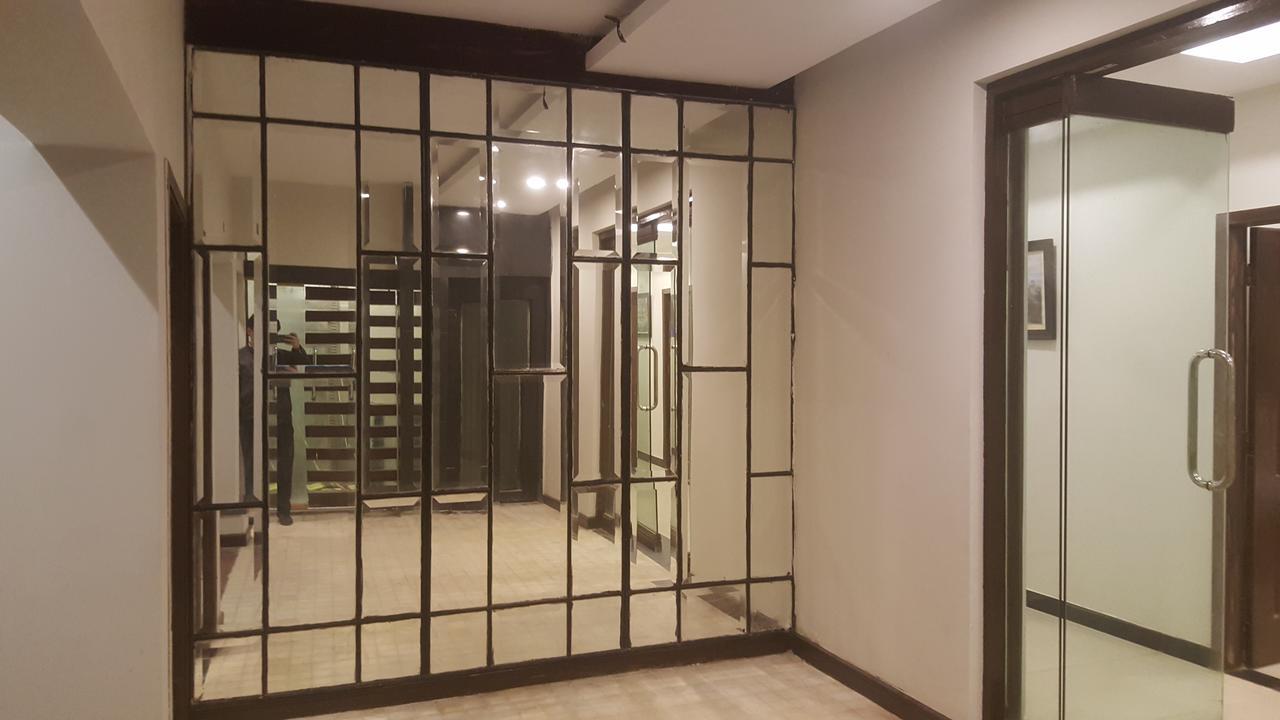 Gulberg Continental Hotel Lahore Buitenkant foto
