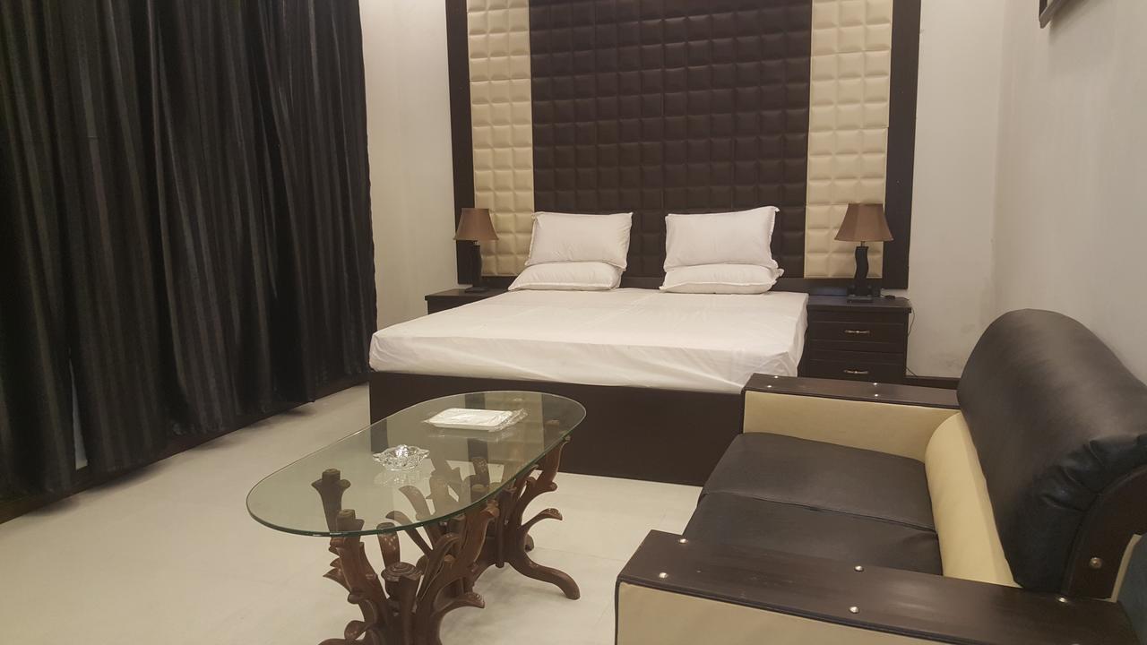 Gulberg Continental Hotel Lahore Buitenkant foto