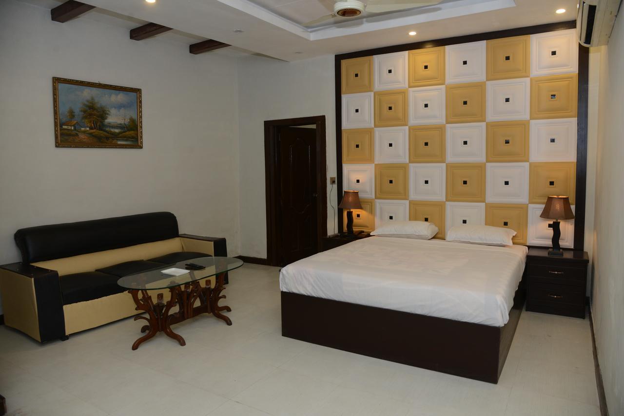 Gulberg Continental Hotel Lahore Buitenkant foto