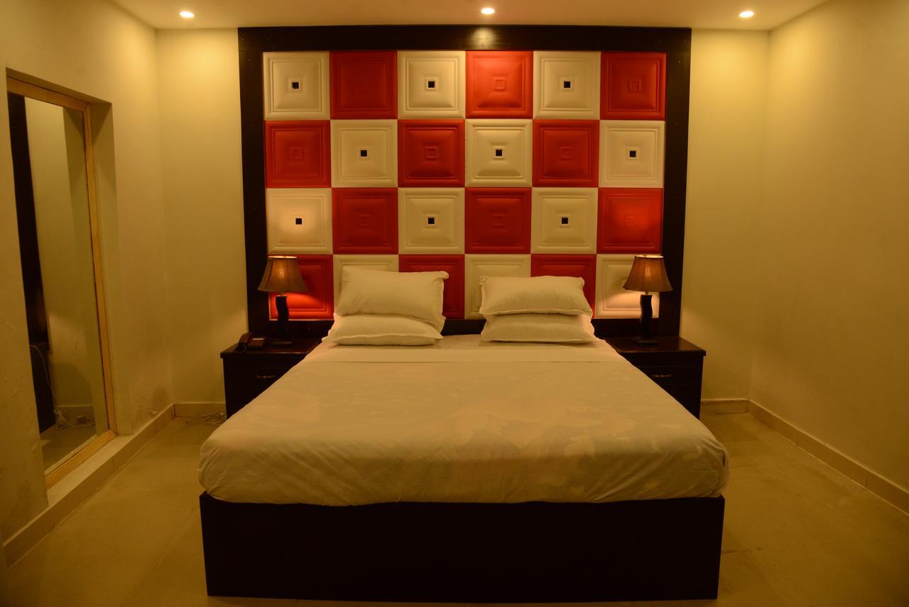 Gulberg Continental Hotel Lahore Buitenkant foto