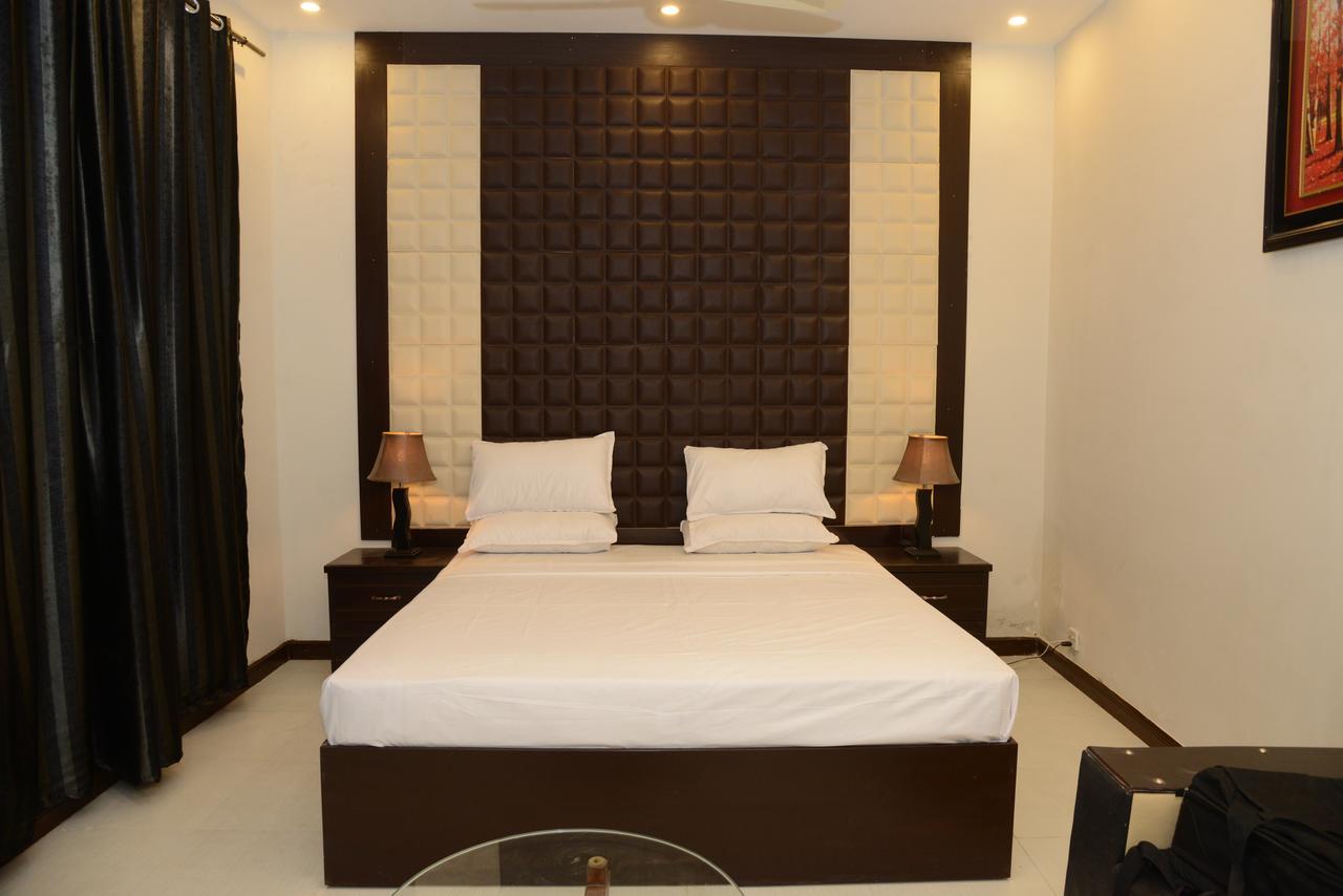 Gulberg Continental Hotel Lahore Buitenkant foto