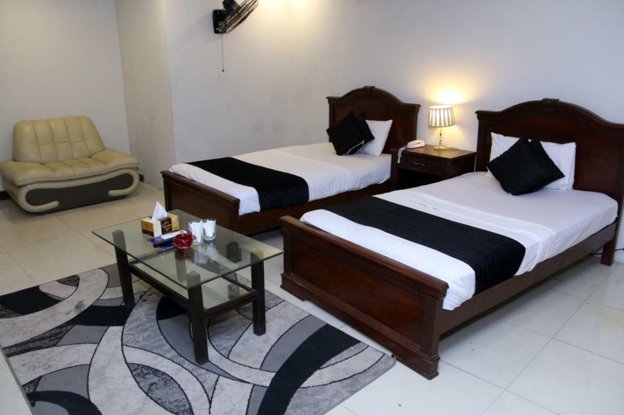 Gulberg Continental Hotel Lahore Buitenkant foto