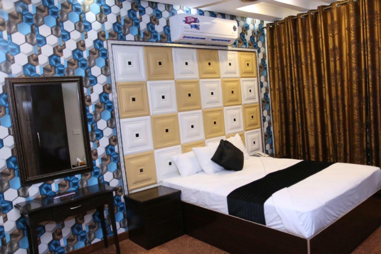 Gulberg Continental Hotel Lahore Buitenkant foto