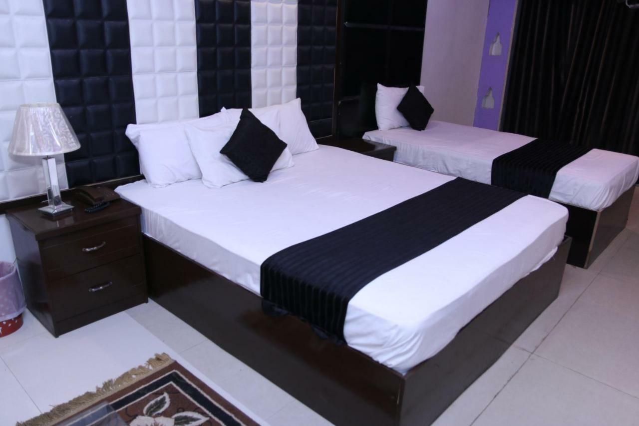 Gulberg Continental Hotel Lahore Buitenkant foto