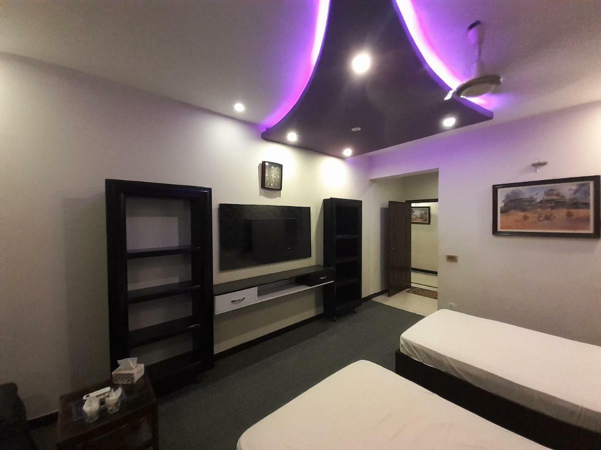 Gulberg Continental Hotel Lahore Buitenkant foto